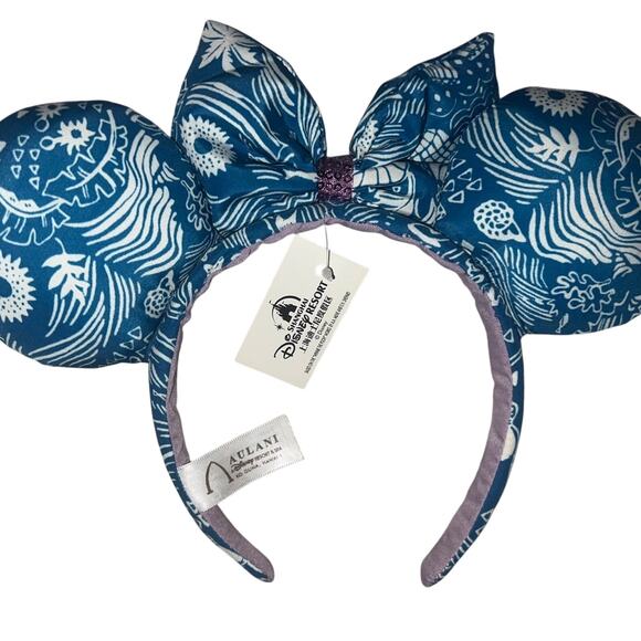 Disney Christmas 2025 Lil Rin Rin Plush Badge Red New